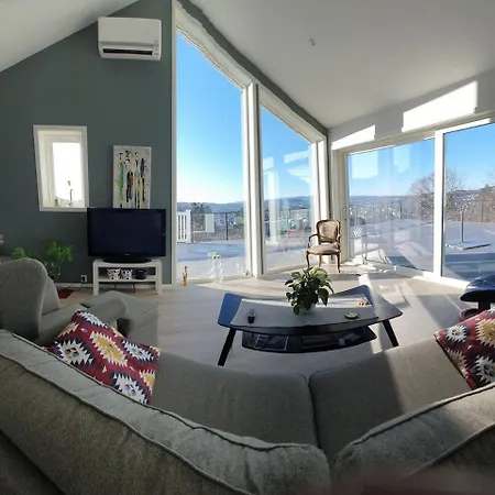 Flott Med Nydelig Utsikt I Et Stille Og Rolig Boligområde * Bergen