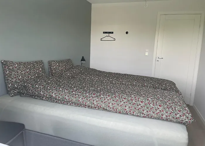 Leilighet Flott Med Nydelig Utsikt I Et Stille Og Rolig Boligområde *