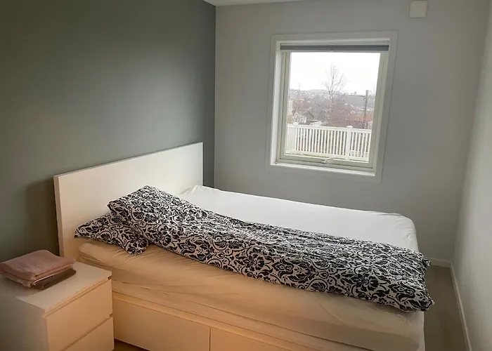 Leilighet Flott Med Nydelig Utsikt I Et Stille Og Rolig Boligområde *