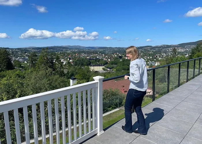 Appartement Flott Med Nydelig Utsikt I Et Stille Og Rolig Boligomrade